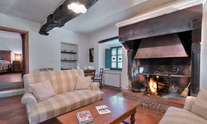 Sarna Apartment | LA LOGGIA, STONE HOUSE IN CASENTINO