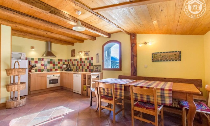 Saint-Martin-d'Arc House | LA Maison Bleue - St-martin-d'arc