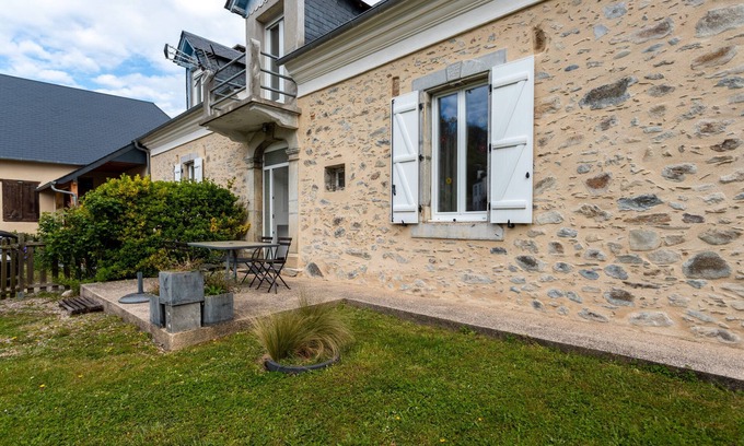 Lagarde Cottage | La Maison de Tété – Charming Cottage near Lourdes, Private Terrace, Garden, WiFi