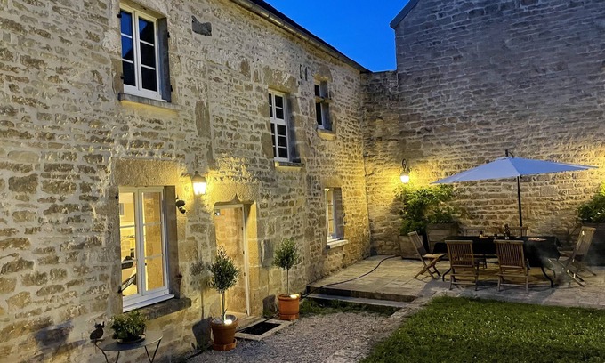 Quincerot House | La Maison Templière (Classée 4*)with swimming pool and jacuzzi