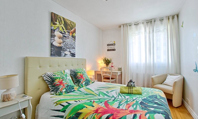 Les Poulettes Apartment | “La Naturelle”: relaxing and exotic! Air conditioning and free/secure parking!