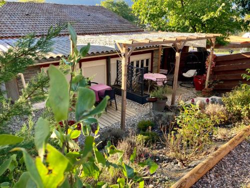 Tallard Apartment | La Palissandre