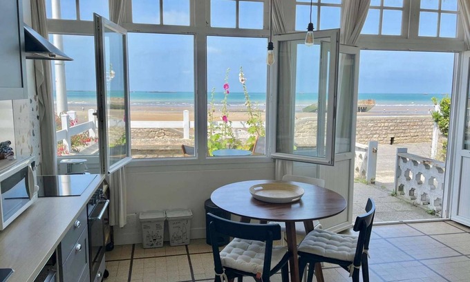 Arromanches-les-Bains Apartment | La parenthèse marine, sea view with terrace