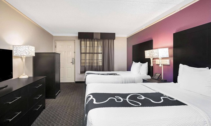Downtown Hotel | La Quinta Inn by Wyndham Fresno Yosemite