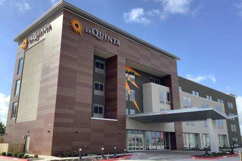 South Side Hotel | La Quinta Inn & Suites by Wyndham Corpus Christi Southeast