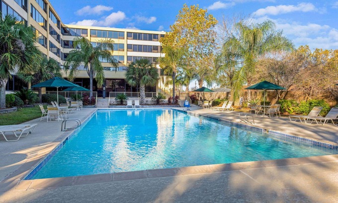 Kenner - Louis Armstrong International Airport Hotel | La Quinta Inn & Suites by Wyndham New Orleans Airport