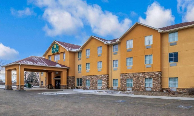 Glendive Hotel | La Quinta Inn & Suites Casino and Bar by Wyndham Glendive