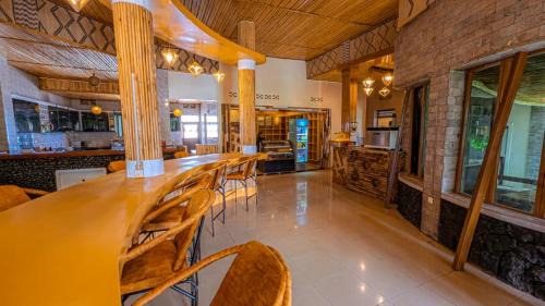 Ruhondo Hotel | La Roca