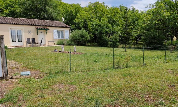 Creysse Apartment | la roseraie