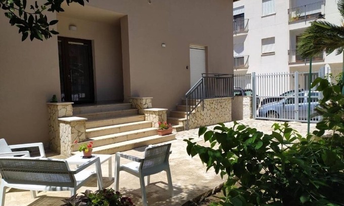 Alcamo House | La Rugiada - with private garden