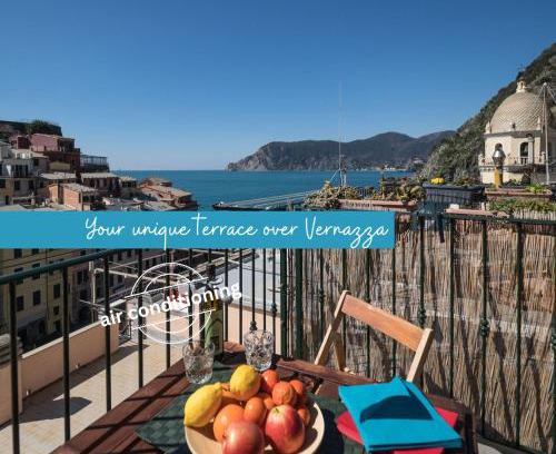 Vernazza Apartment | La Torretta dei Merli with Views