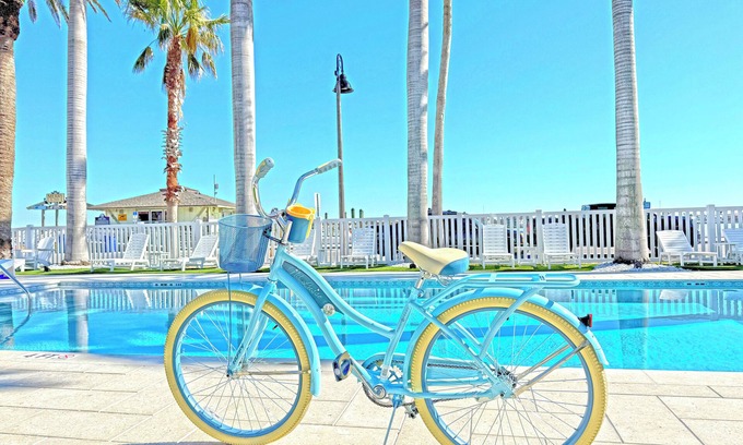 Pass-a-Grille Historic District Apartment | La Tortuga Historic Pass A Grille St Pete Beach 78