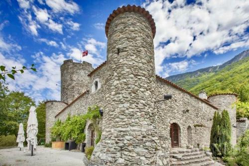 Feissons-sur-Isere Cabin | La tour du Château - Jacuzzi sur le toit