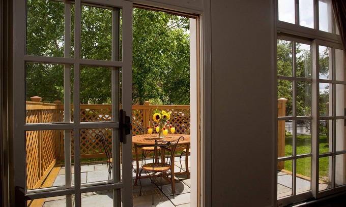 South Hill Hotel | La Tourelle Inn & Spa