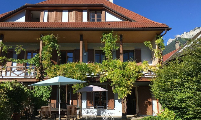 Menthon-Saint-Bernard House | La VDCA: Maison familiale de caractère 12 pers