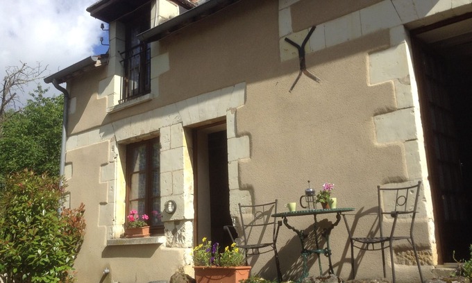 Saint-Remy-sur-Creuse Cottage | La Vieille Ferme, a farmhouse Gite by the River Creuse