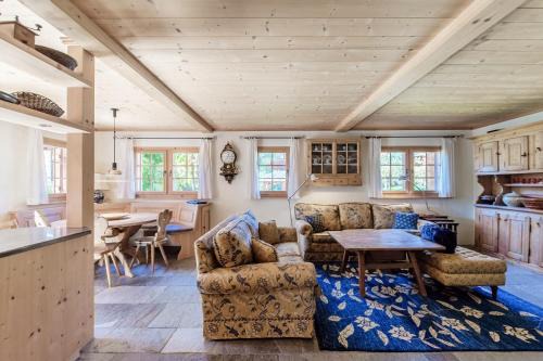 Laax Apartment | Laax Chalet by Quokka 360 - Charming Chalet with private patio