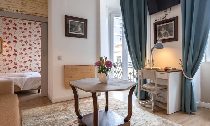 Alcantara Apartment | Labor Alliance Residence - Room 3 by LovelyStay