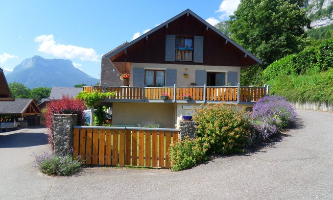 Chaparon House | LAC ANNECY House, 100 m2, terrace (60m2) splendid mountain view