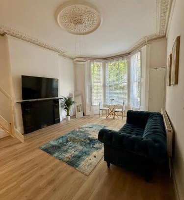 Notting Hill Apartment | Ladbroke Grove hidden Gem