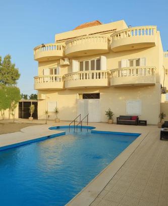 Al-'Amriyah Cabin | Laguna King