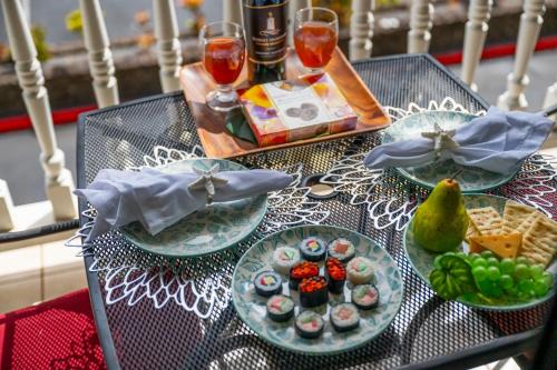 Historic Lahaina Front Street House | Lahaina Shores Beach Resort 206