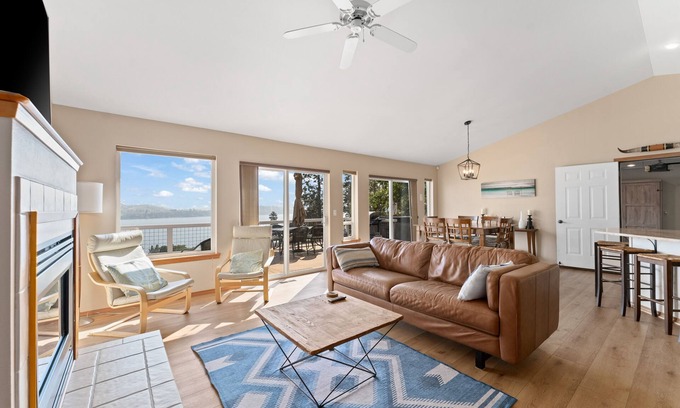 Chelan House | Lake-Chelan-view home with large deck, new hot tub, Ping-Pong & foosball table