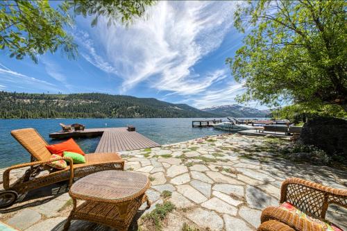 Truckee House | Lake Front Family Home at Donner