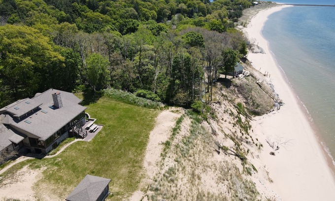 Montague Cottage | Lake Michigan Beach Front in Montague-Sunset Views