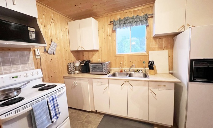 Sudbury District Cabin | Lake Onaping Lodge
