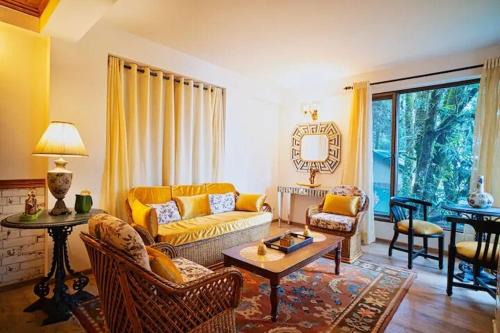 Mallital House | Lake View 2BHK close to mall road l Lake Daze