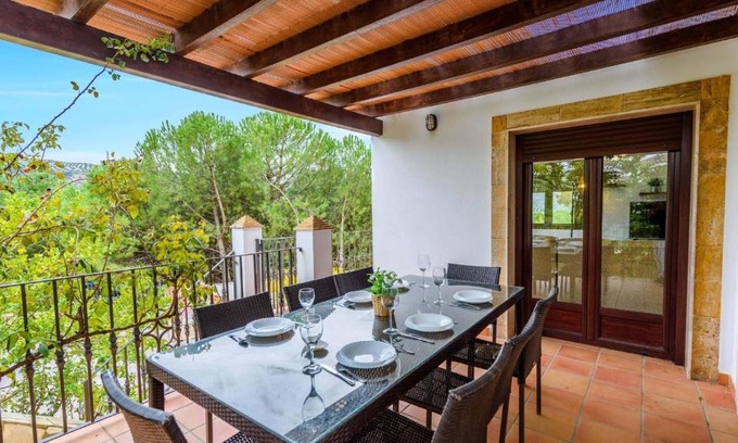 Iznajar House | Lake view villa Iznájar by Ruralidays