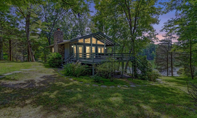 Johnsonburg House | Lakefront Achieve Cabin/3BR on 200-Acre Estate