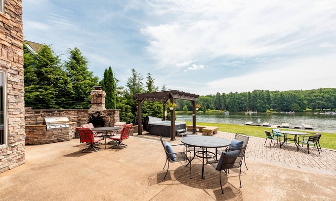 Waterfront Greens House | Lakefront Castle w/Pool, Hot Tub & Dock Slip