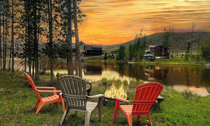 Grand Lake Cottage | Lakefront! Coyote Cabin - Authentic Cabin Right On Sun Valley Lake!