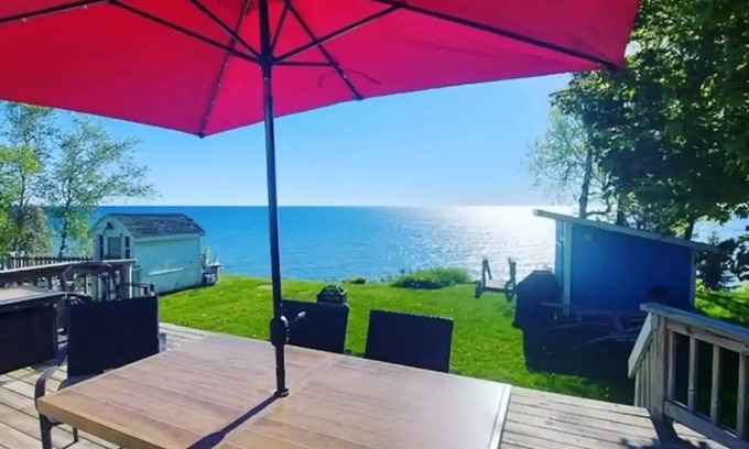 Forestville House | Lakefront Home - Fully updated On the Beach! North of Lexington / Port Sanilac