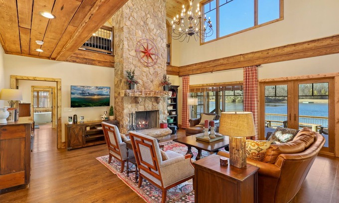 Blowing Rock Cabin | Lakefront home in 100 acre community/mountain views, shopping & dining all close