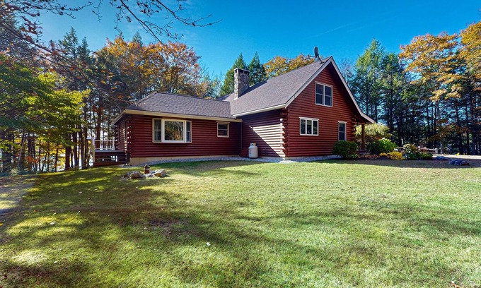 Bremen House | Lakefront lodge on Pemaquid Pond with dock, kayaks, canoe, SUP & firepits
