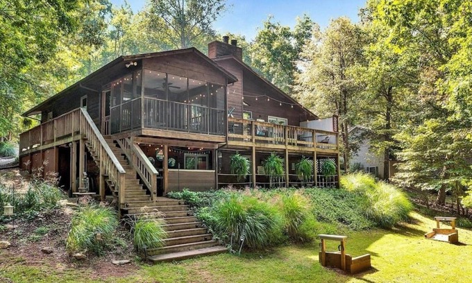 Goodview House | Lakefront Paradise - Hot Tub, Game Rm, Kayaks, Dock