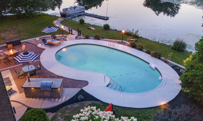 Battle Creek House | Lakehouse - Heated Pool, Hot Tub, Kayaks, Games, Fire Pit