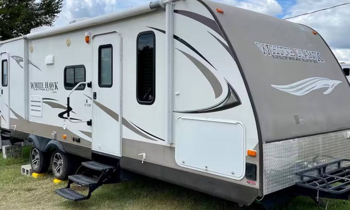 Bridgeport House | Lakeside Camper that Sleeps 8!