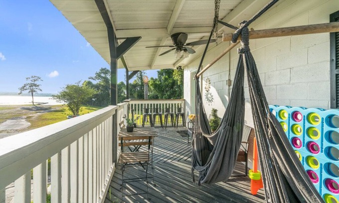 Highlands House | Lakeside Family Game House @Red Ear River RV Park