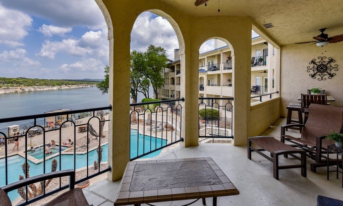 Highland Lake Estates Condo | 'Lakeside Island Retreat' - Hot Tubs, Pools, Tennis! Resort Style Stay! Fully Stocked! #1224