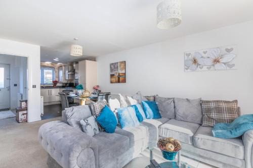 West Thurrock House | Lakeside Palace