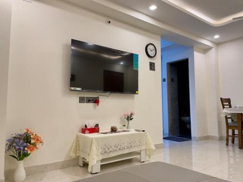 Powai Apartment | Lakeside Retreat 2 BHK in Powai