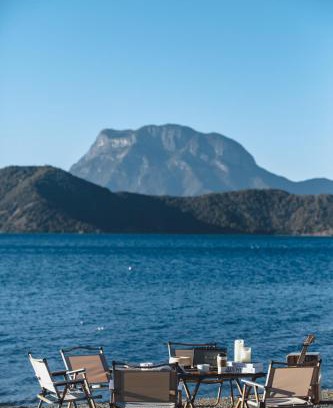 Lugu Lake - Ninglang Hotel | Lakeside Retreat - LuguLake Lijiang