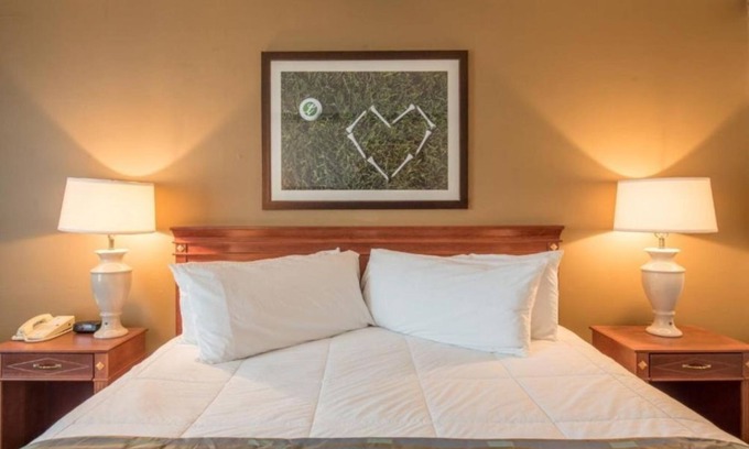 Cheat Lake Apartment | Lakeview Golf Resort Studio w Indoor Pool & Spa Sanctuary