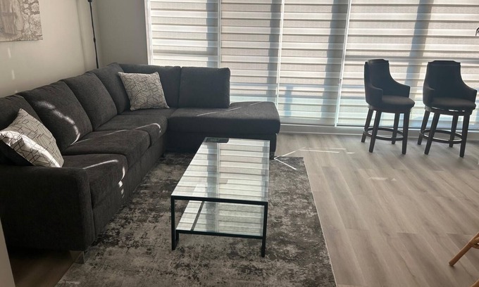 Humber Bay Apartment | Lakeview Luxury Condo Suite