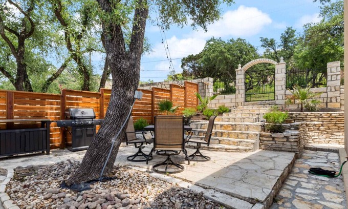Hughes Park Lake House | Lakeway - Cedar St #B