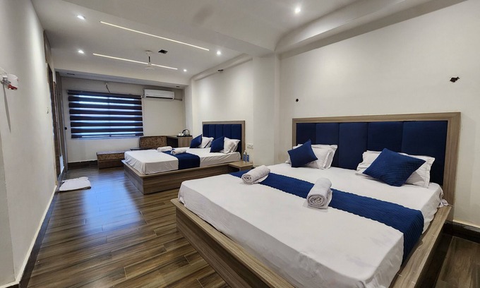 Deoghar Hotel | Lakhdatar Hotel